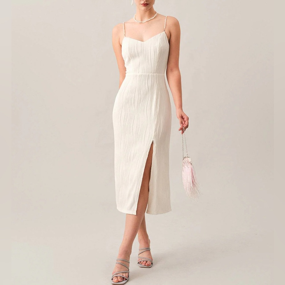 Rihoas Wave Textured Pearl Strap Midi Dress